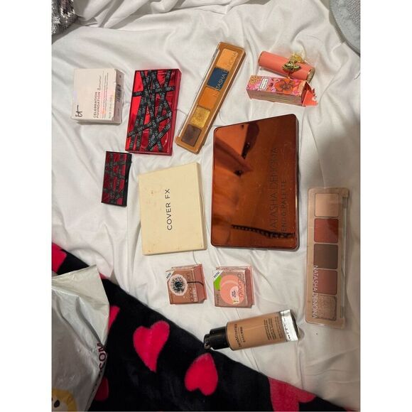 Huge bundle /lot Beauty/makeup palettes lipstick blush foindation nars benefit